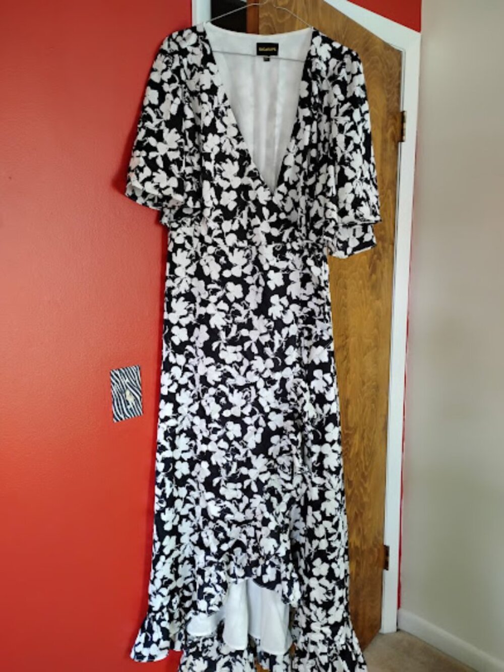 Sugarlips black and white ruffle wrap dress size 2X